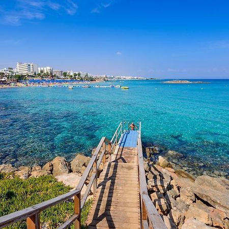 Villa Meredith Paralimni Exterior foto