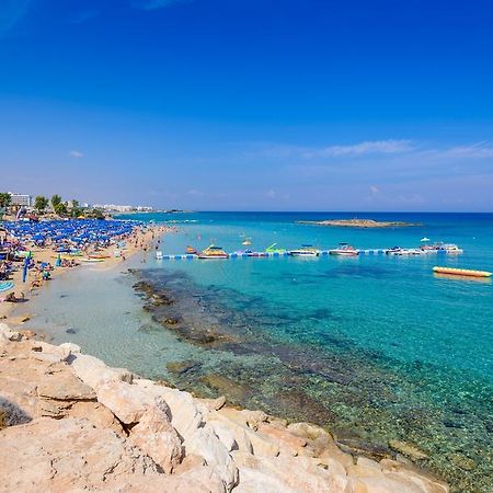Villa Meredith Paralimni Exterior foto