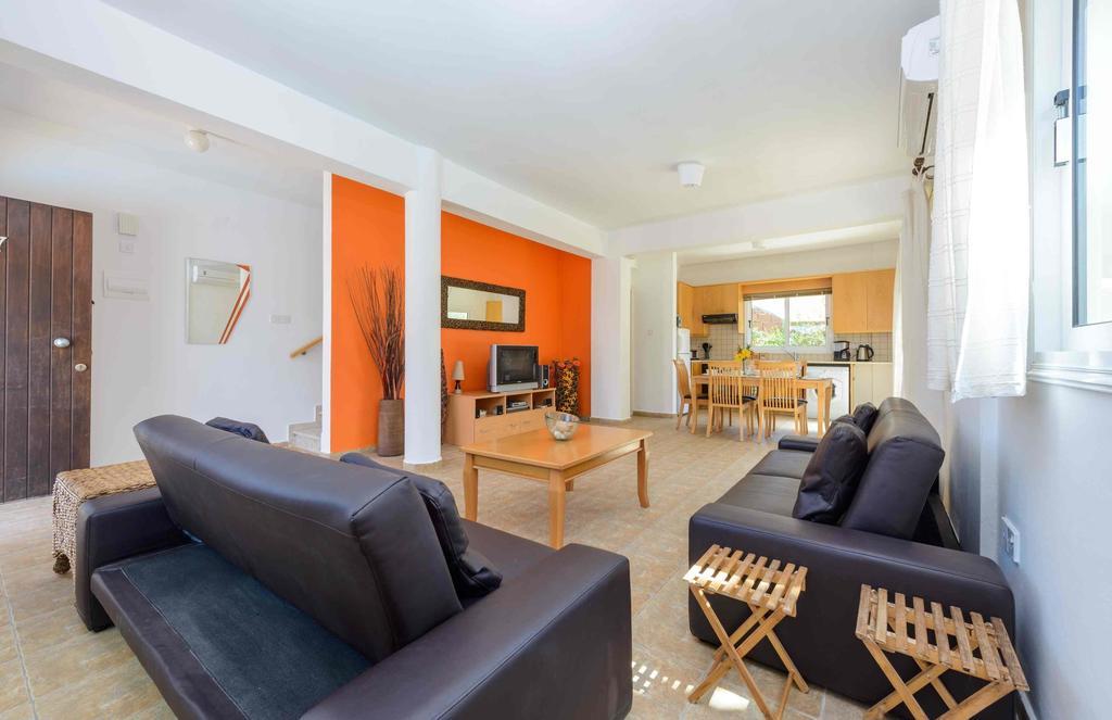 Villa Meredith Paralimni Zimmer foto